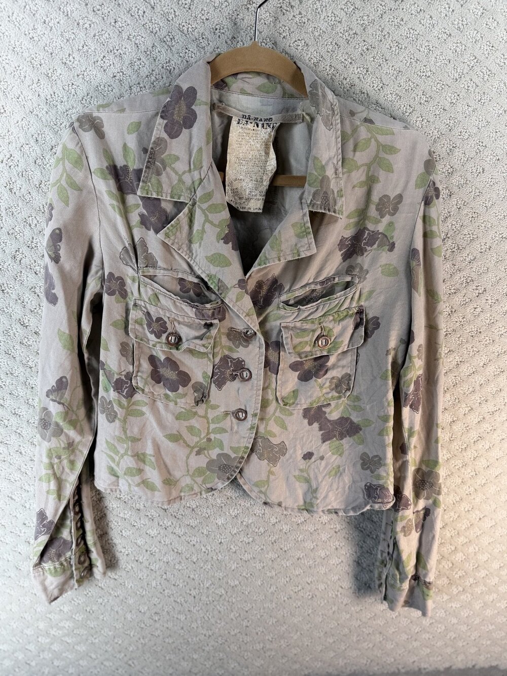 Da-Nang Surplus Women's Floral Cargo Pant Suit Set Beige Silk 2000s Pants Size L